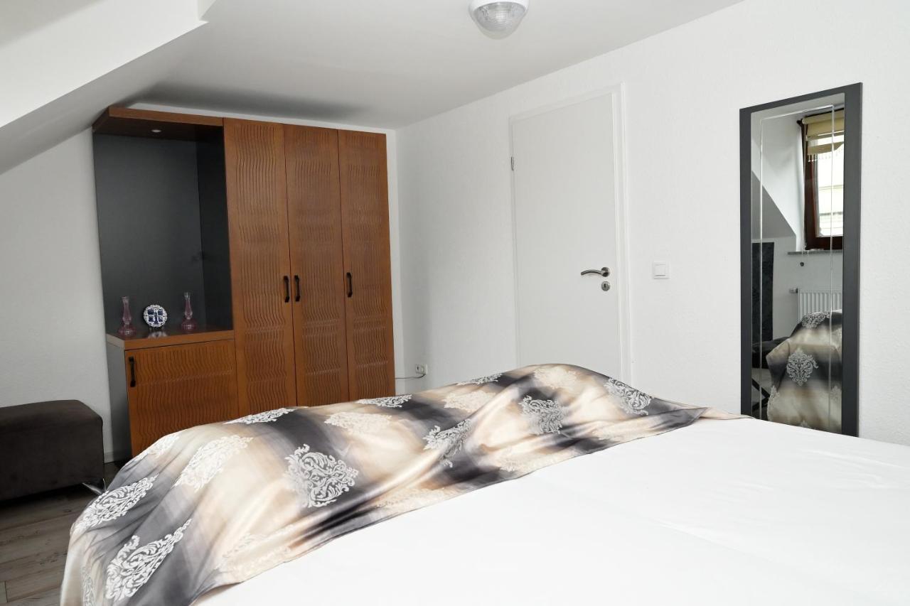 Ferienwohnung&Aparts By Kispet Group Hotels In Oberhausen Oberhausen  Eksteriør bilde