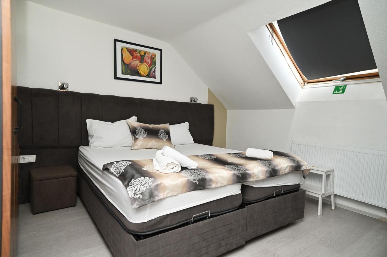 Ferienwohnung&Aparts By Kispet Group Hotels In Oberhausen Oberhausen  Eksteriør bilde